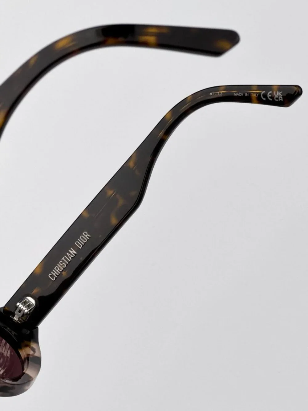 Dior DIORSIGNATURE B5I Sunglasses – Havana Oval with Bordeaux Lenses (25D0) - Picture 8 of 11